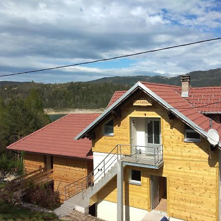 Tara Lake Apartments Jevtici Extérieur photo