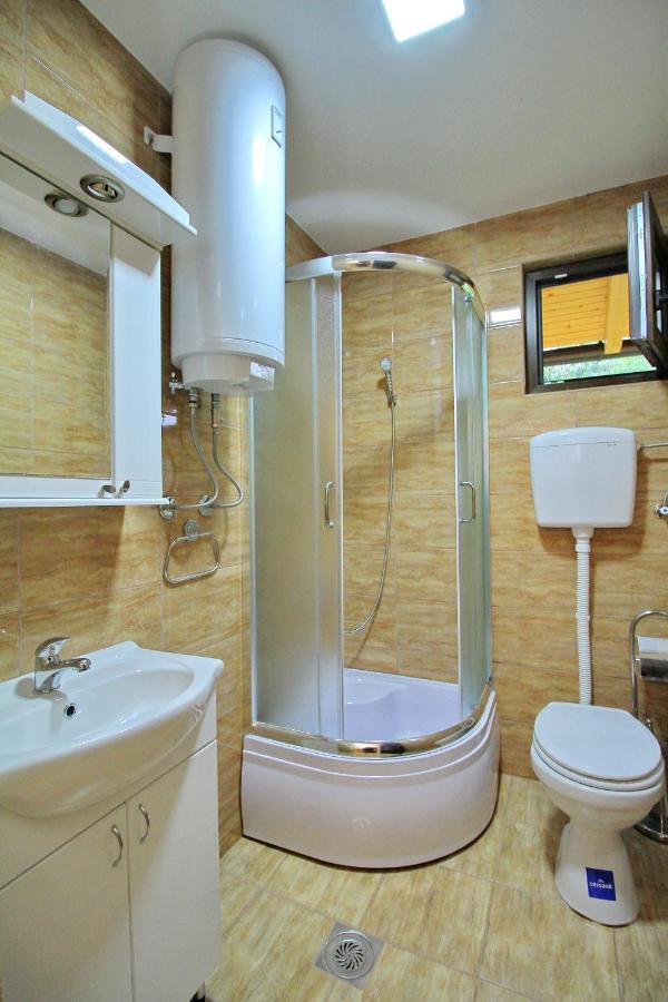 Tara Lake Apartments Jevtici Extérieur photo
