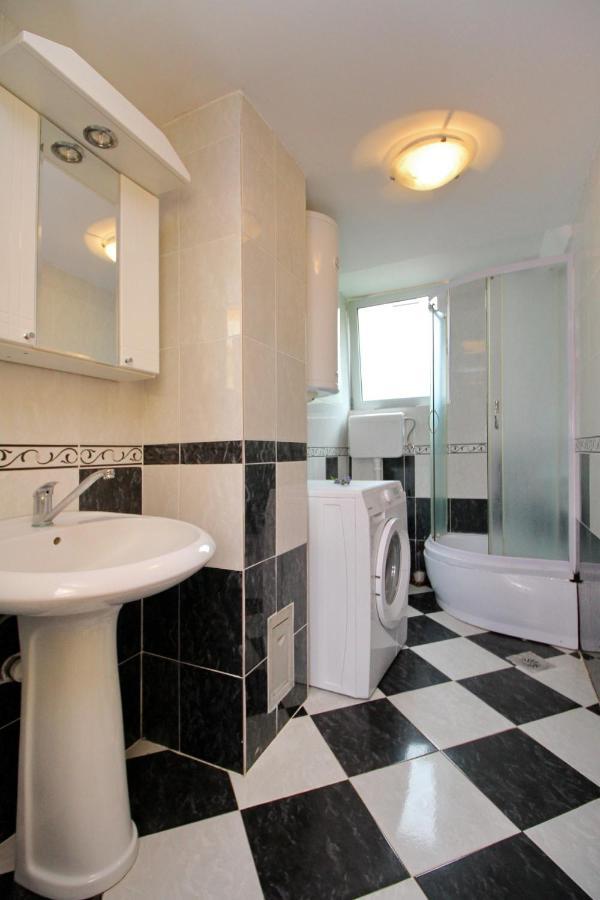 Tara Lake Apartments Jevtici Extérieur photo
